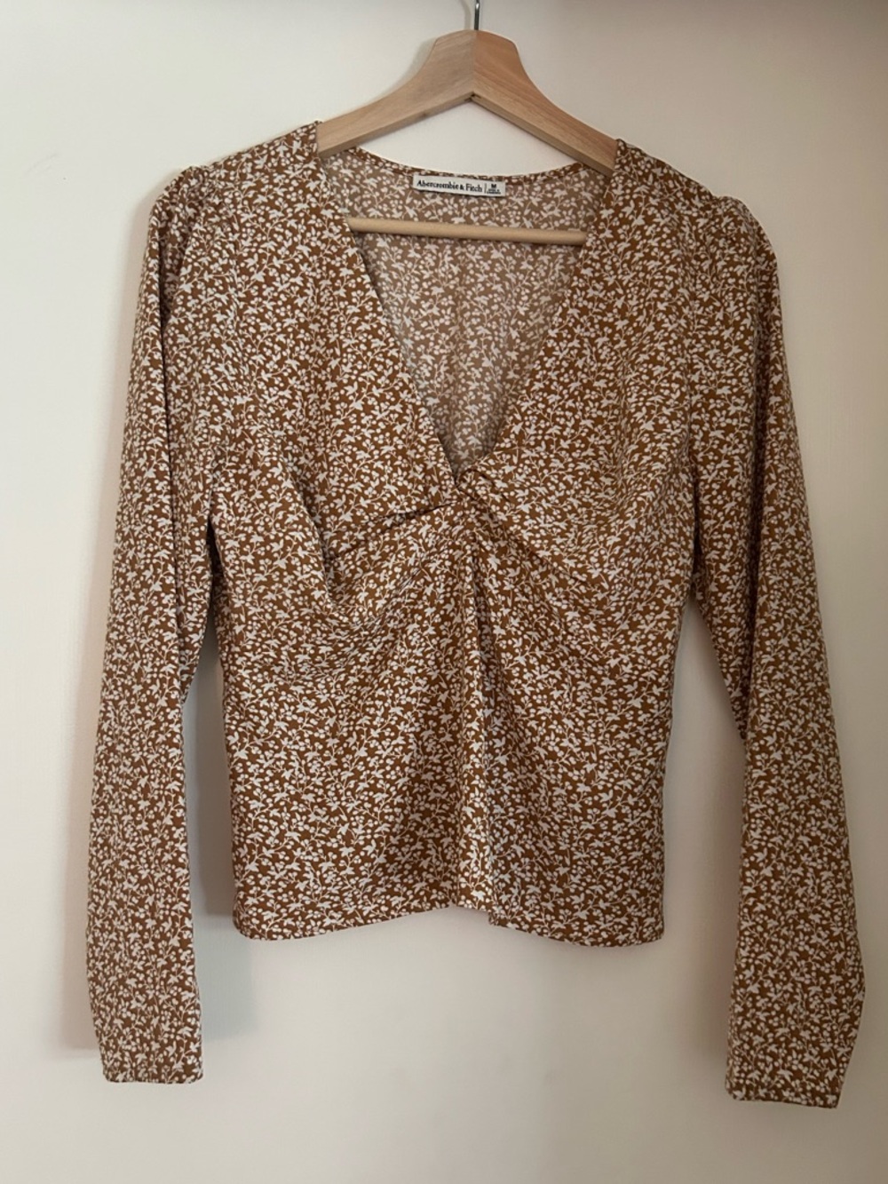 Abercrombie & Fitch Floral V-Neck Long Sleeve Top